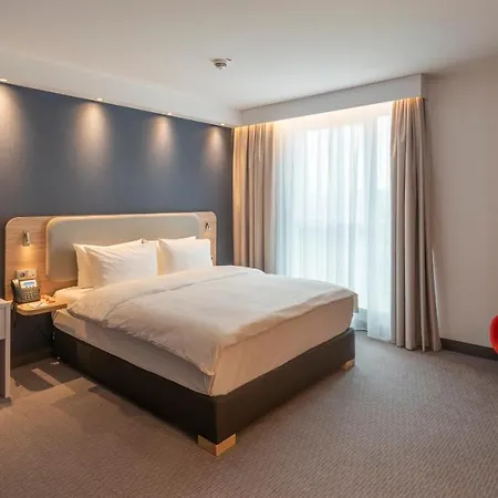 Express - - Dusseldorf By Ihg מלון