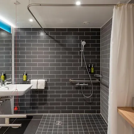 Express - - Dusseldorf By Ihg מלון 3*