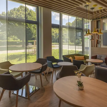 Express - - Dusseldorf By Ihg Отель 3*