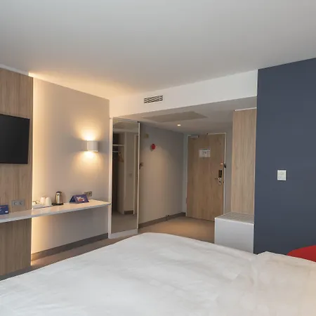 Express - - Dusseldorf By Ihg Otel 3*