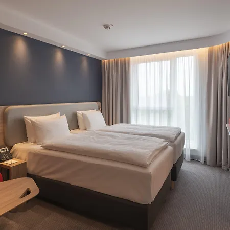 Express - - Dusseldorf By Ihg 3* Крефельд