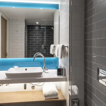 Express - - Dusseldorf By Ihg מלון קרפלד