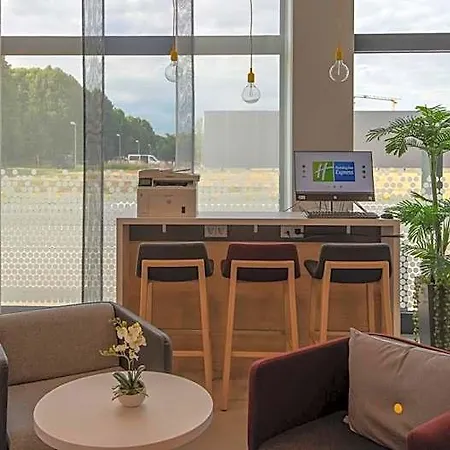מלון Express - - Dusseldorf By Ihg