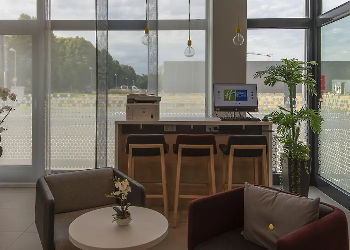 ホテル Express - - Dusseldorf By Ihg