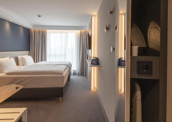 Express - - Dusseldorf By Ihg فندق