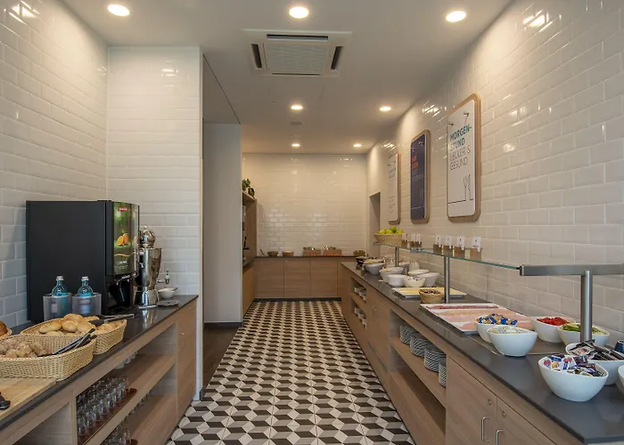 Express - - Dusseldorf By Ihg ホテル